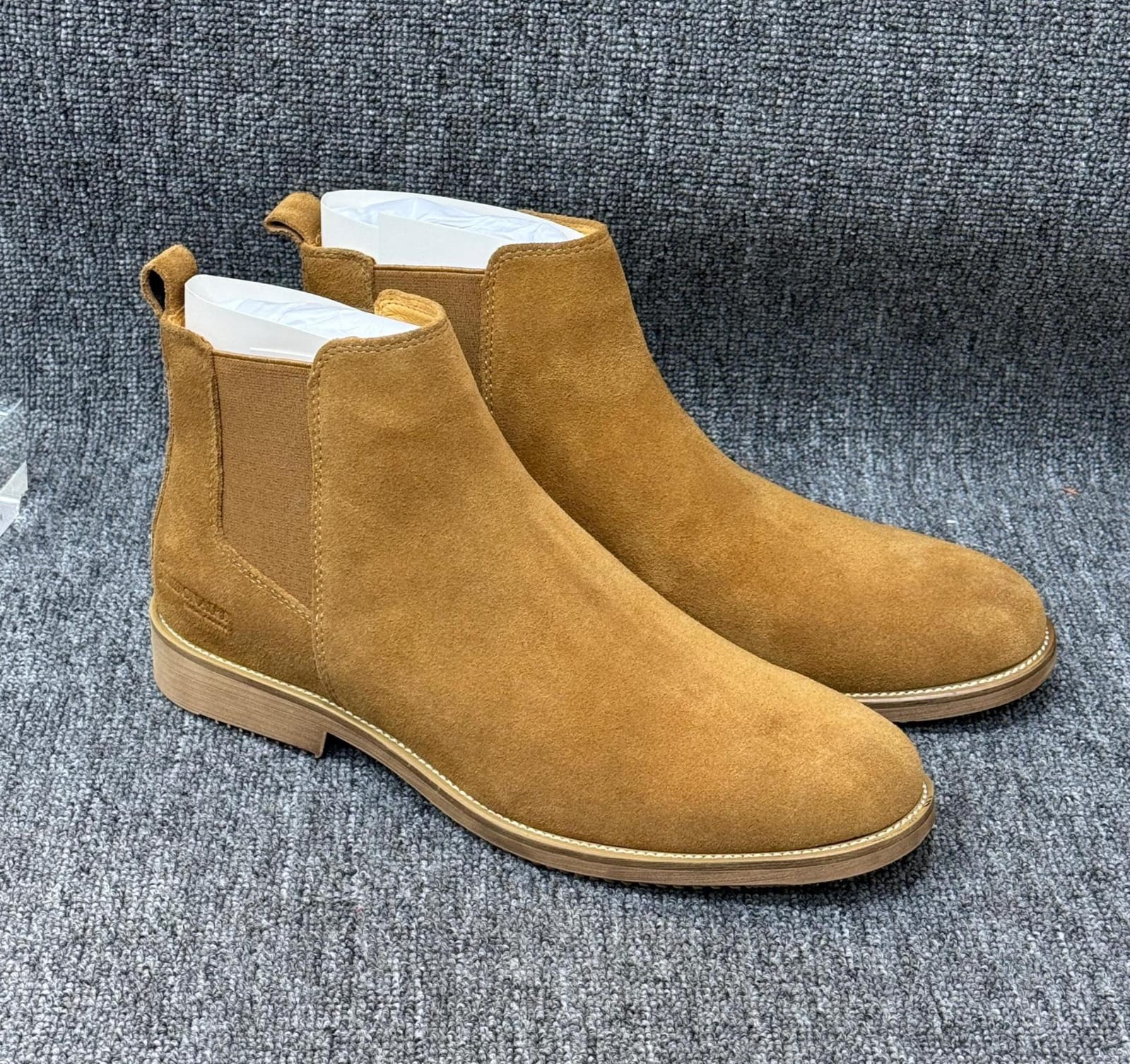 Velo Elite Suede Chelsea Boots