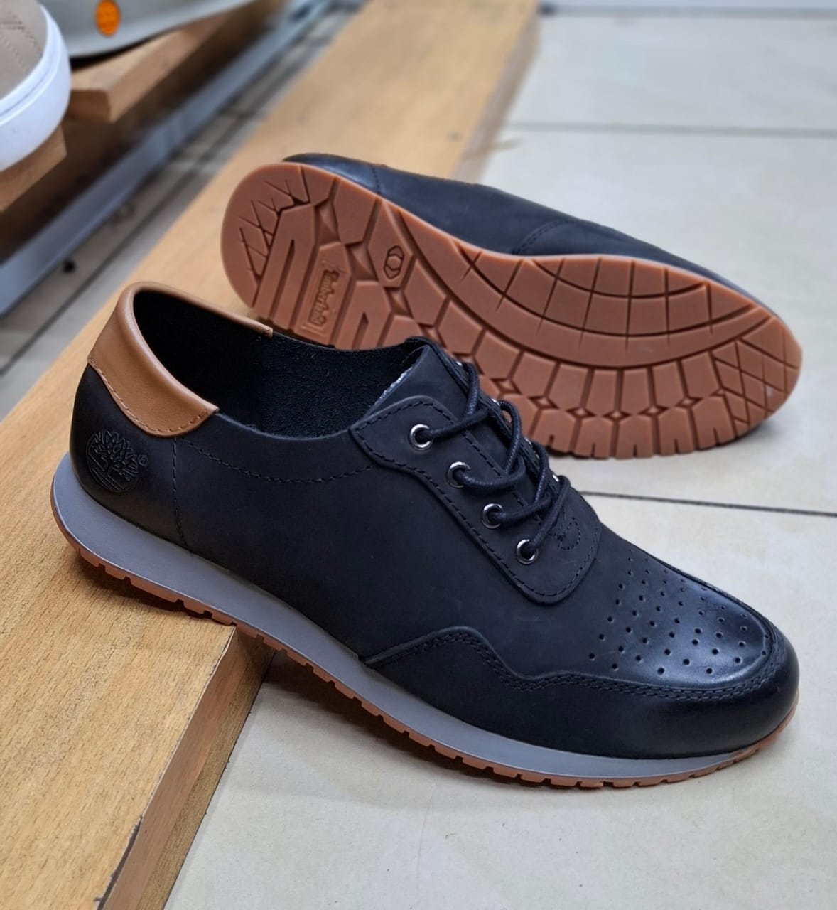 Men’s Lace-Up Casual Leather Shoes