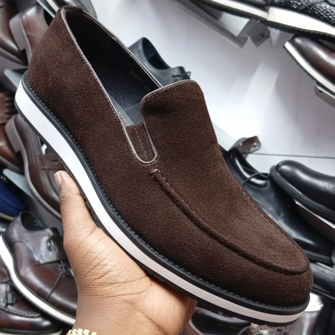 Velour Ridge Men’s Suede Loafers – Classic Slip-On Design with Comfort Grip Sole