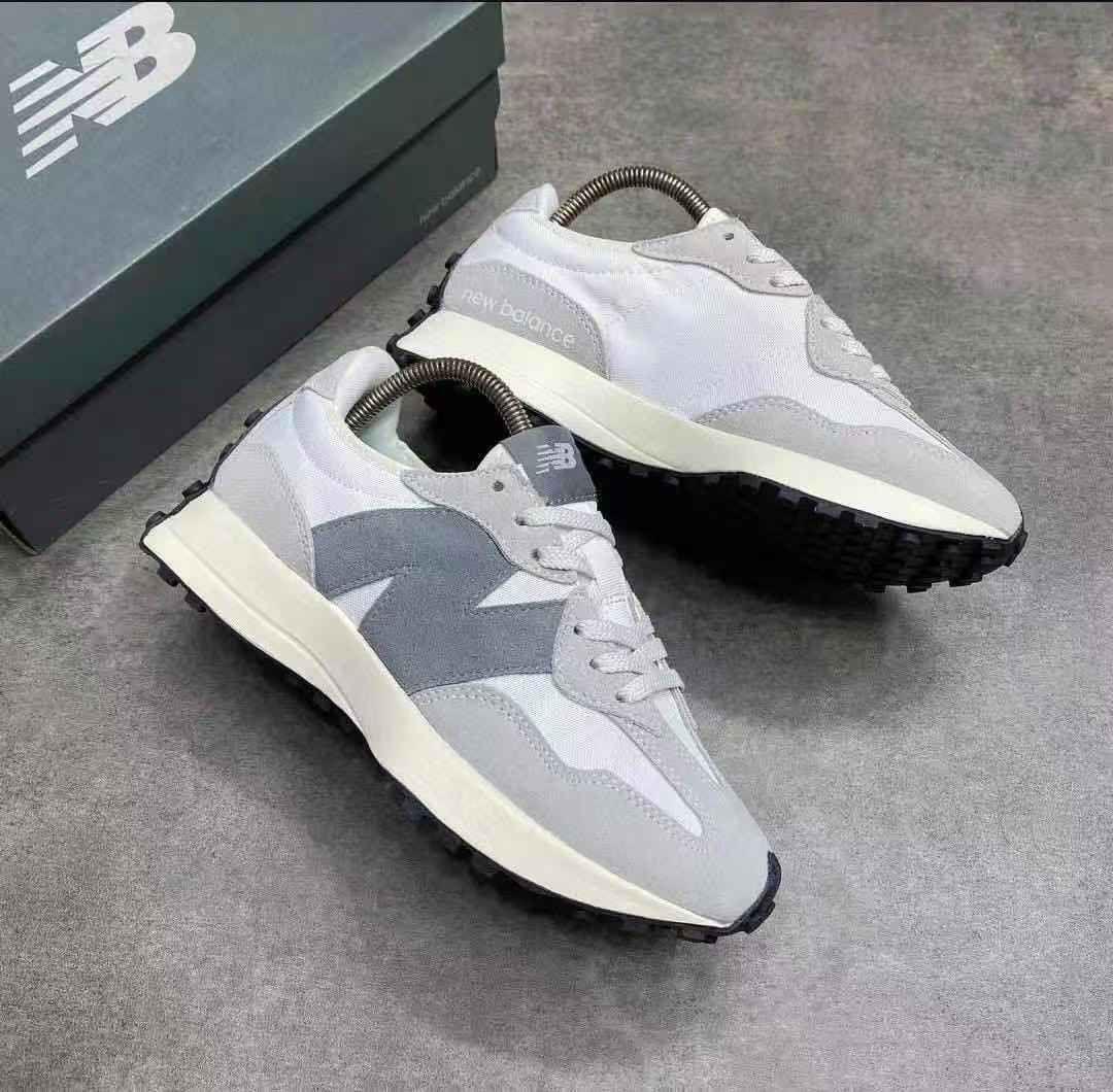 New Balance 327 - Retro-inspired low-top sneakers