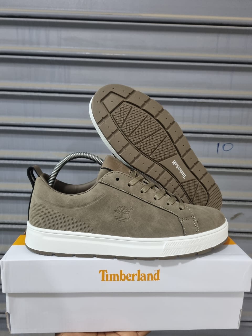 Timberland Men’s Premium Leather Low-Top Casual Sneakers