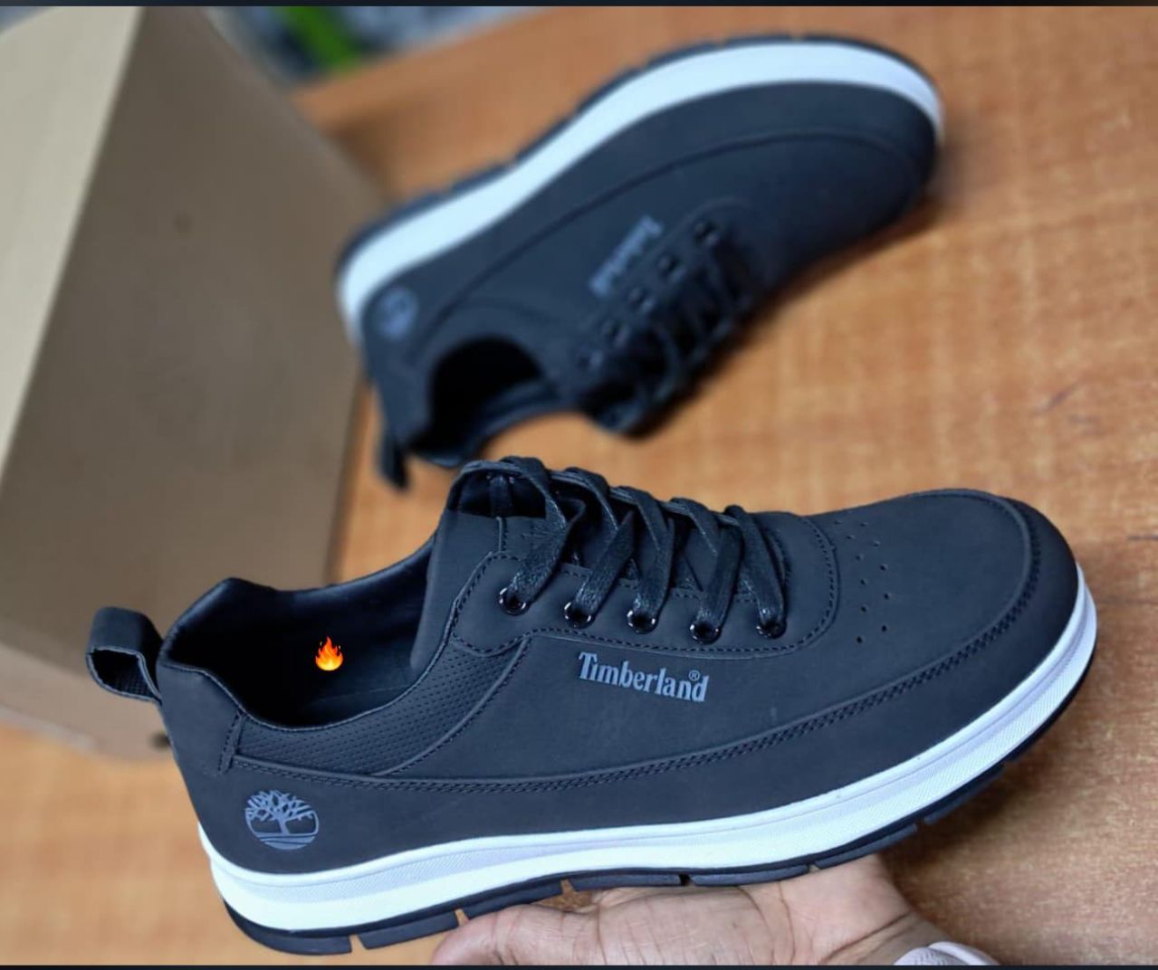 Tim Men’s Classic Black Casual Sneakers