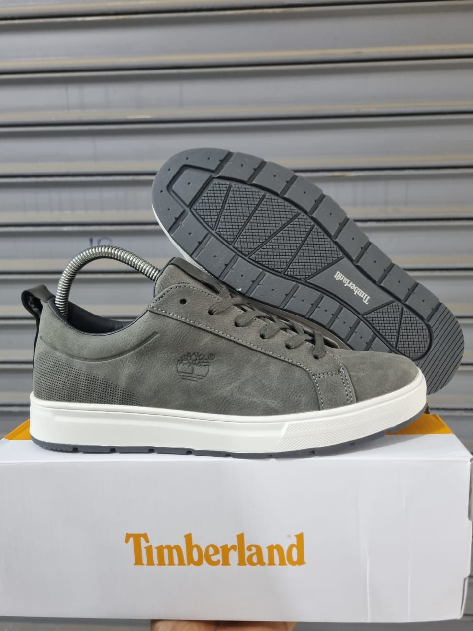 Timberland Men’s Premium Leather Low-Top Casual Sneakers