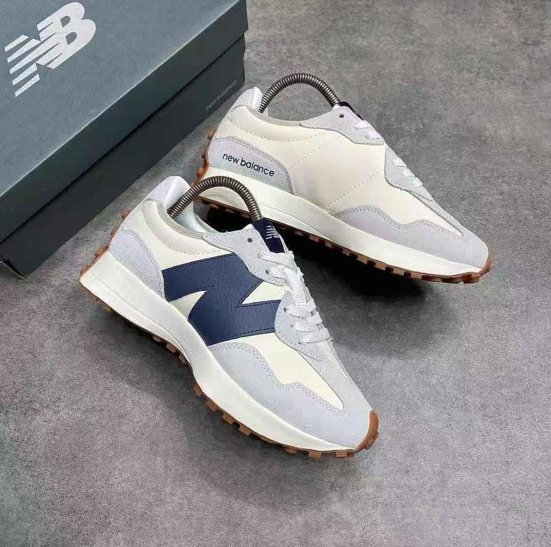 New Balance 327 - Retro-inspired low-top sneakers