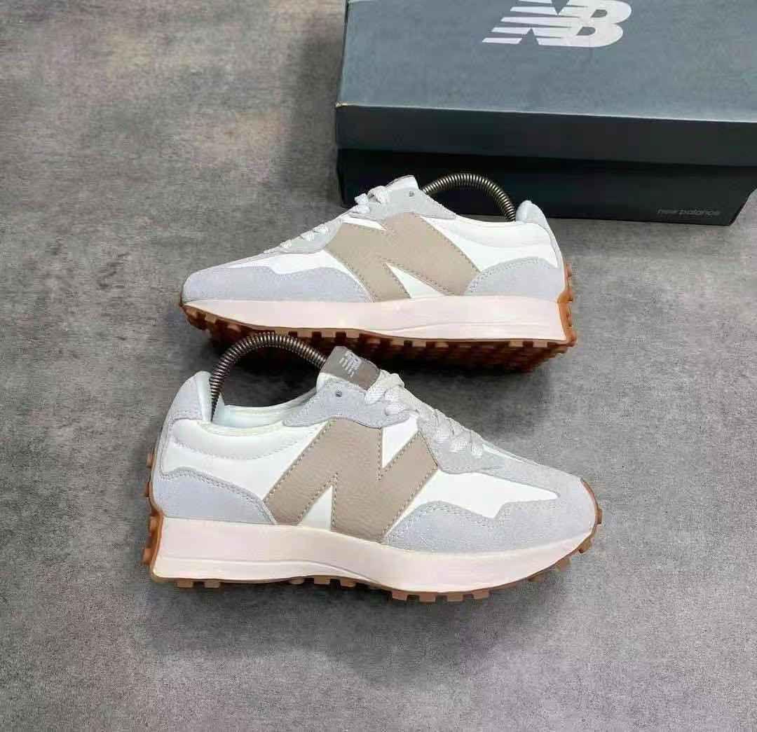 New Balance 327 - Retro-inspired low-top sneakers