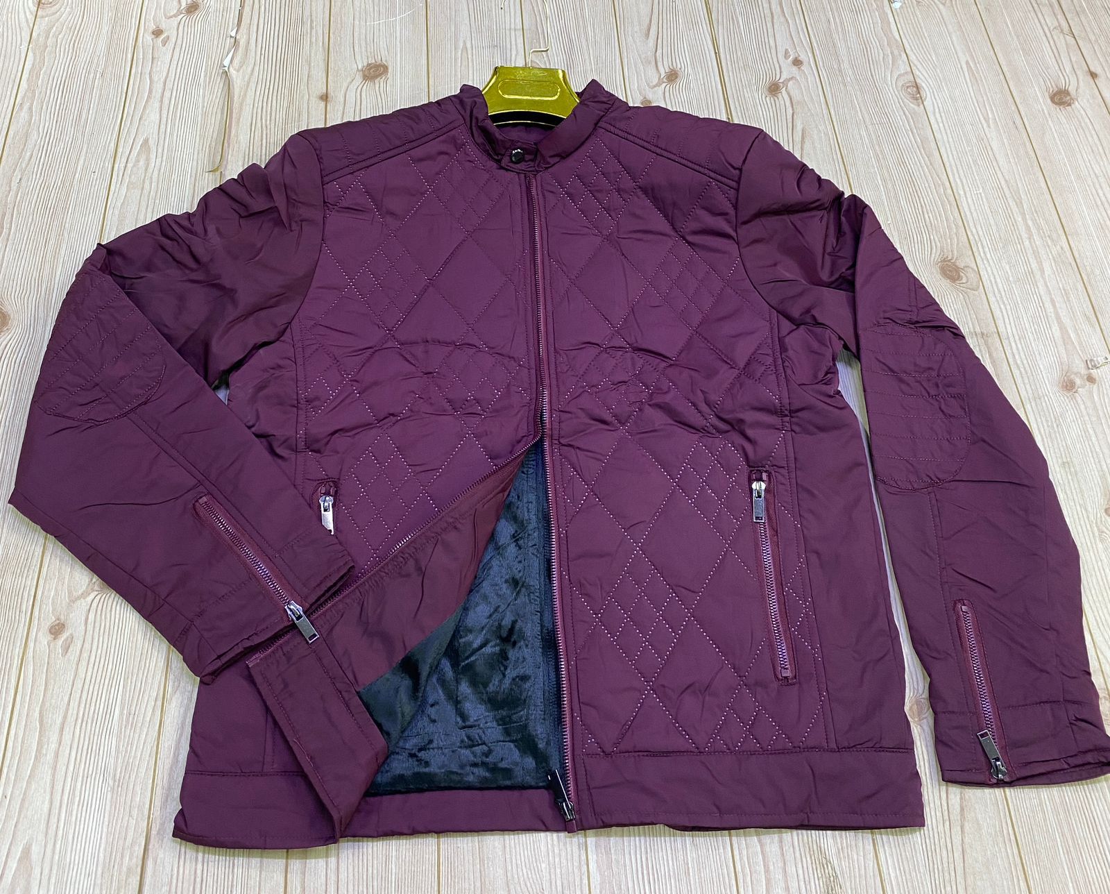 Men’s Quilted Puffer Jacket – Diamond Stitch Winter Wear