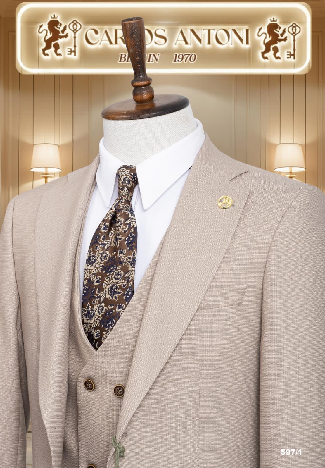 💼 Premium Men’s Three-Piece Suits – Modern Elegance in Every Color