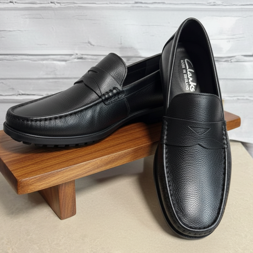 Clarks Men’s Leather Loafers – Ultra-Flexible Comfort Design with Cushioned Grip Sole