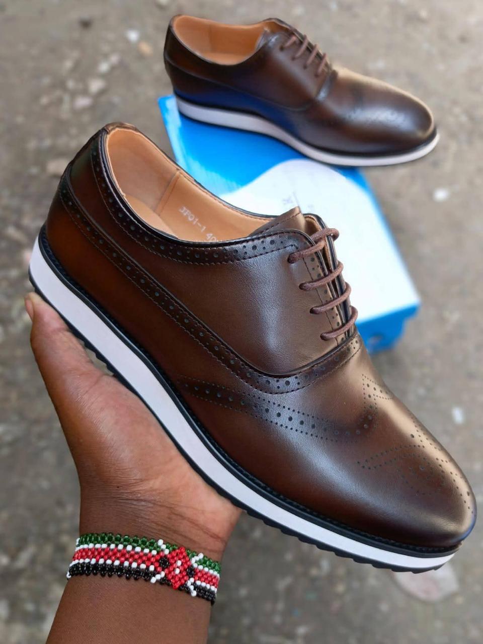 🔥 John Foster Men’s Oxford Sneakers – Elegant. Modern. Comfortable. 🔥