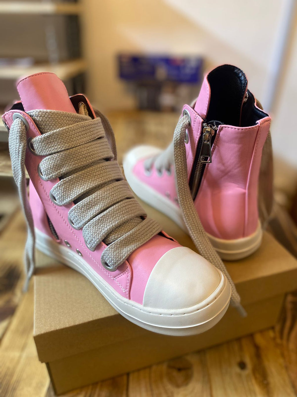 Unisex Leather Low-Top Sneakers