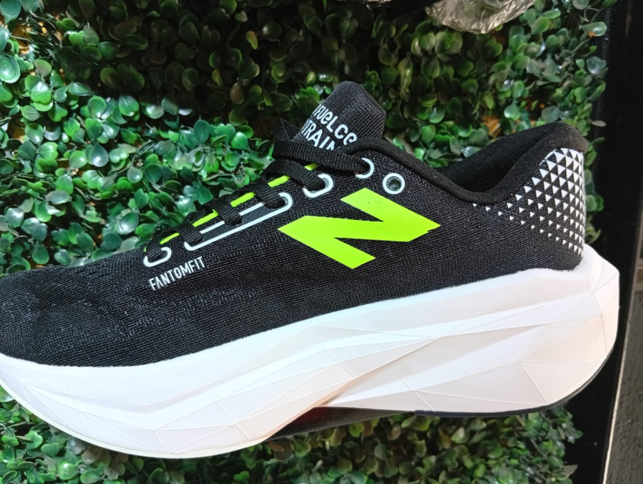 New Bulance FuelCell SC Trainer Collection