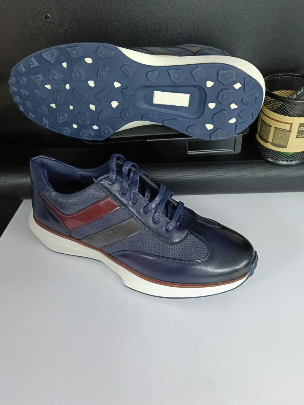 Men’s Retro-Inspired Leather Sneakers