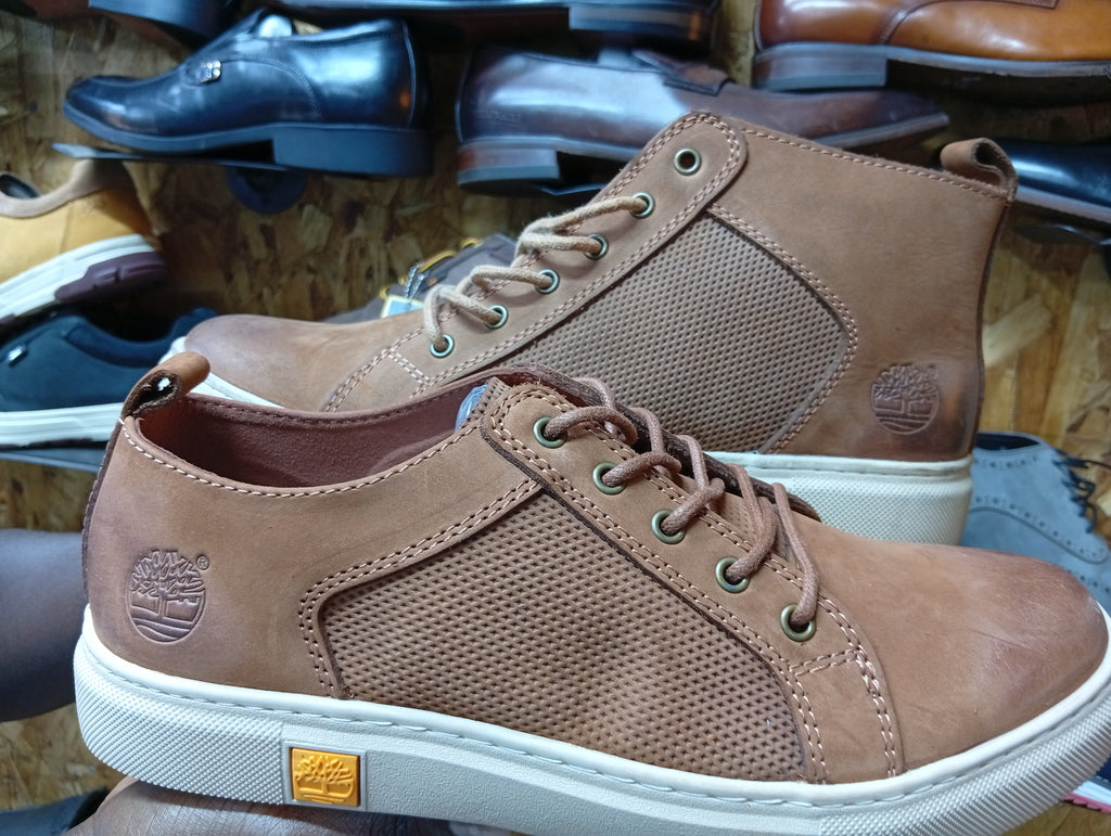 low cut Urban Classic— versatile casual sneakers