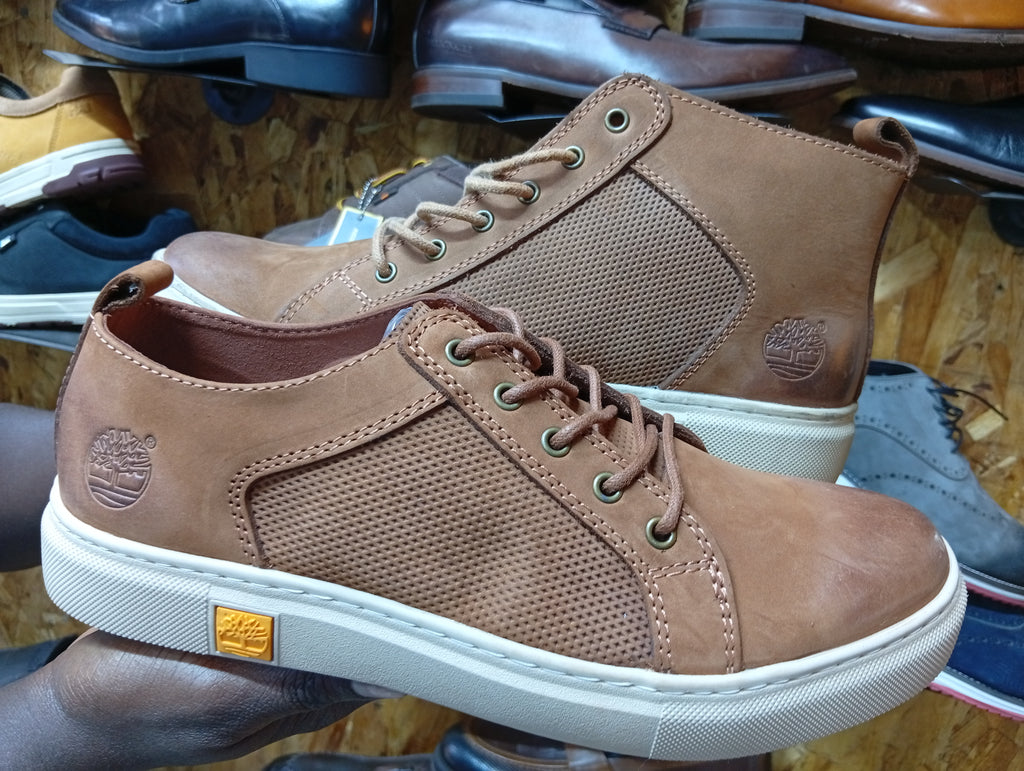 low cut Urban Classic— versatile casual sneakers