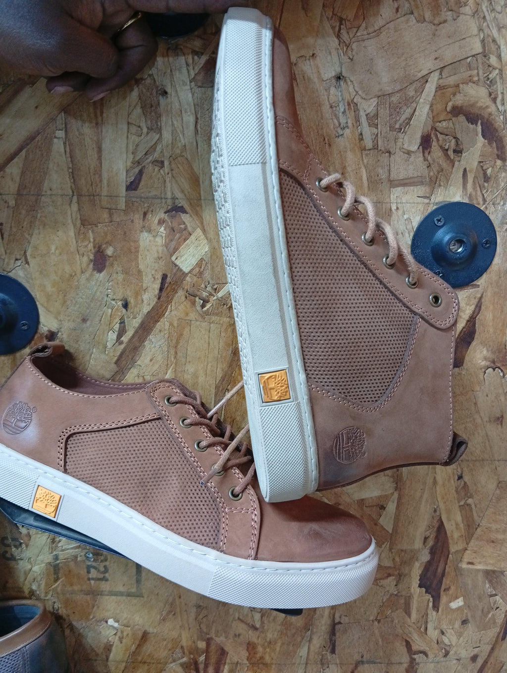 low cut Urban Classic— versatile casual sneakers