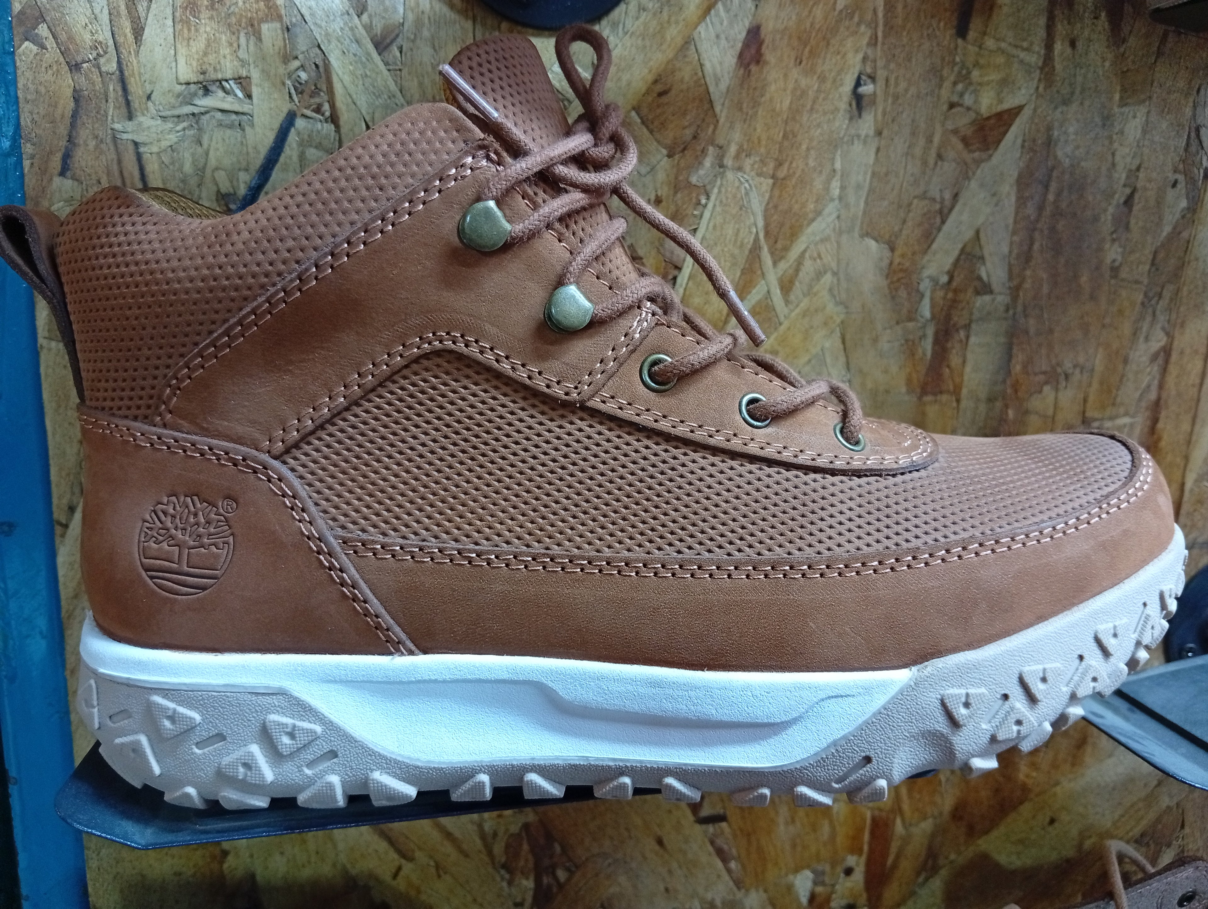 Men’s Rugged Mid-Top Outdoor Boots