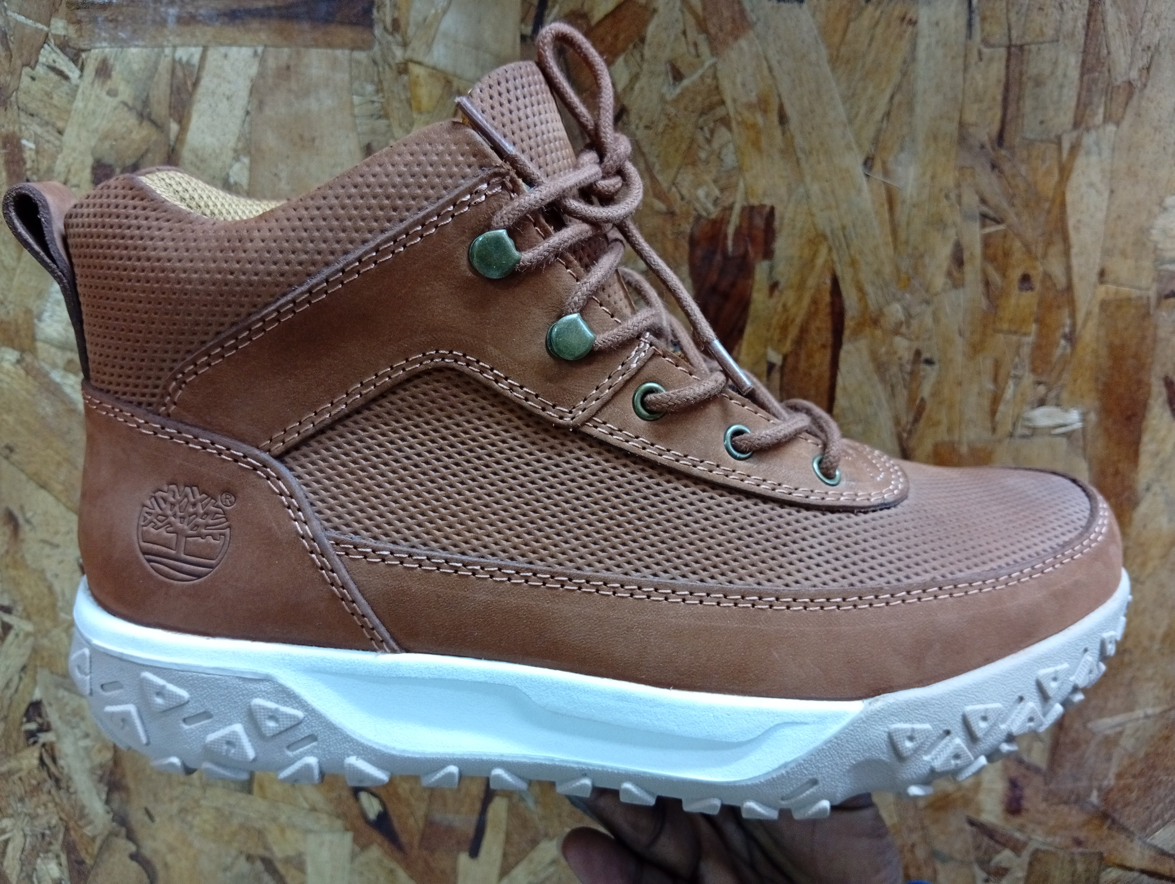 Men’s Rugged Mid-Top Outdoor Boots