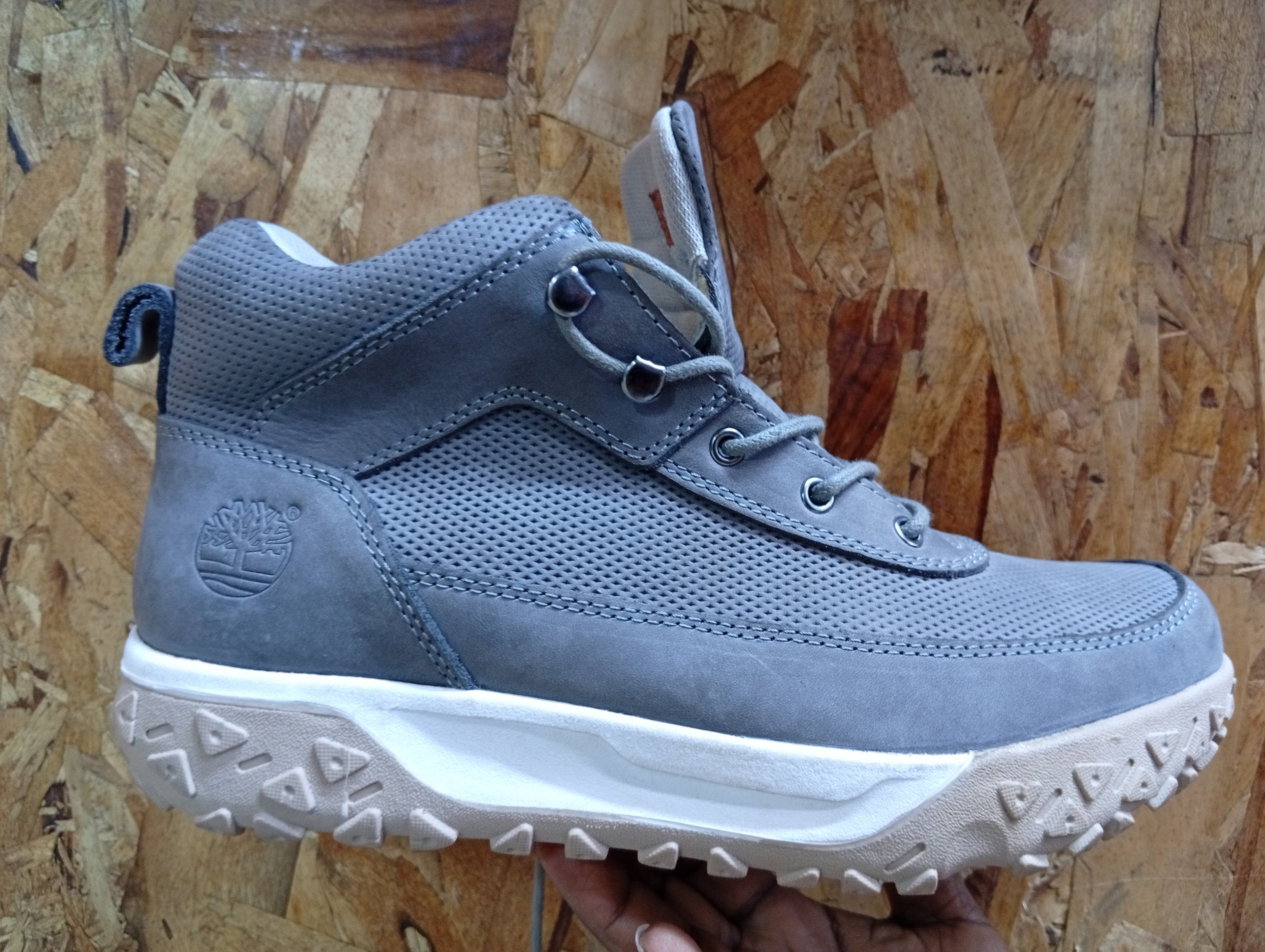 Men’s Rugged Mid-Top Outdoor Boots