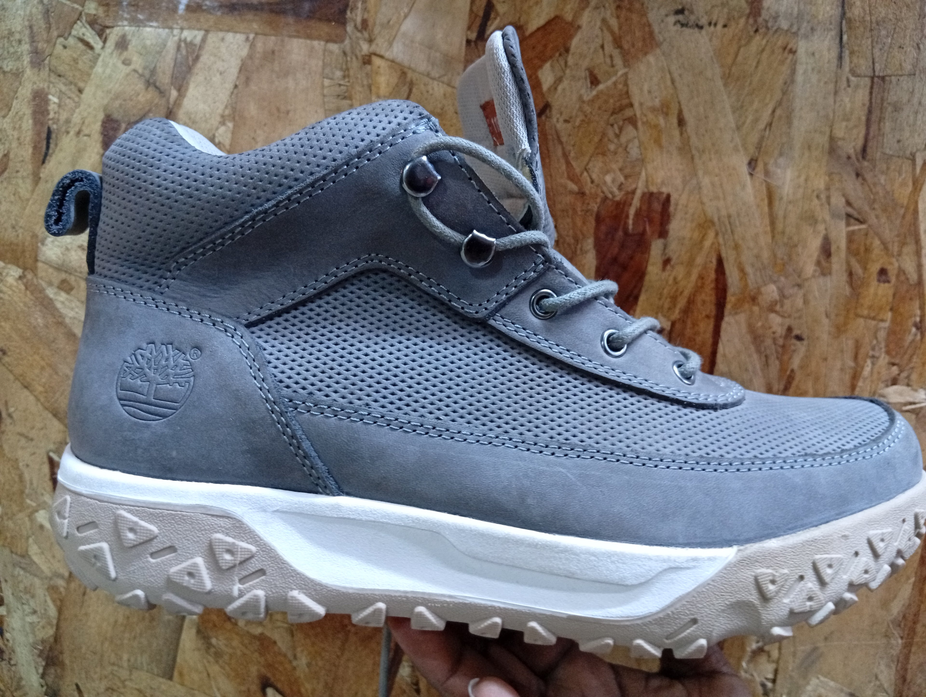 Men’s Rugged Mid-Top Outdoor Boots