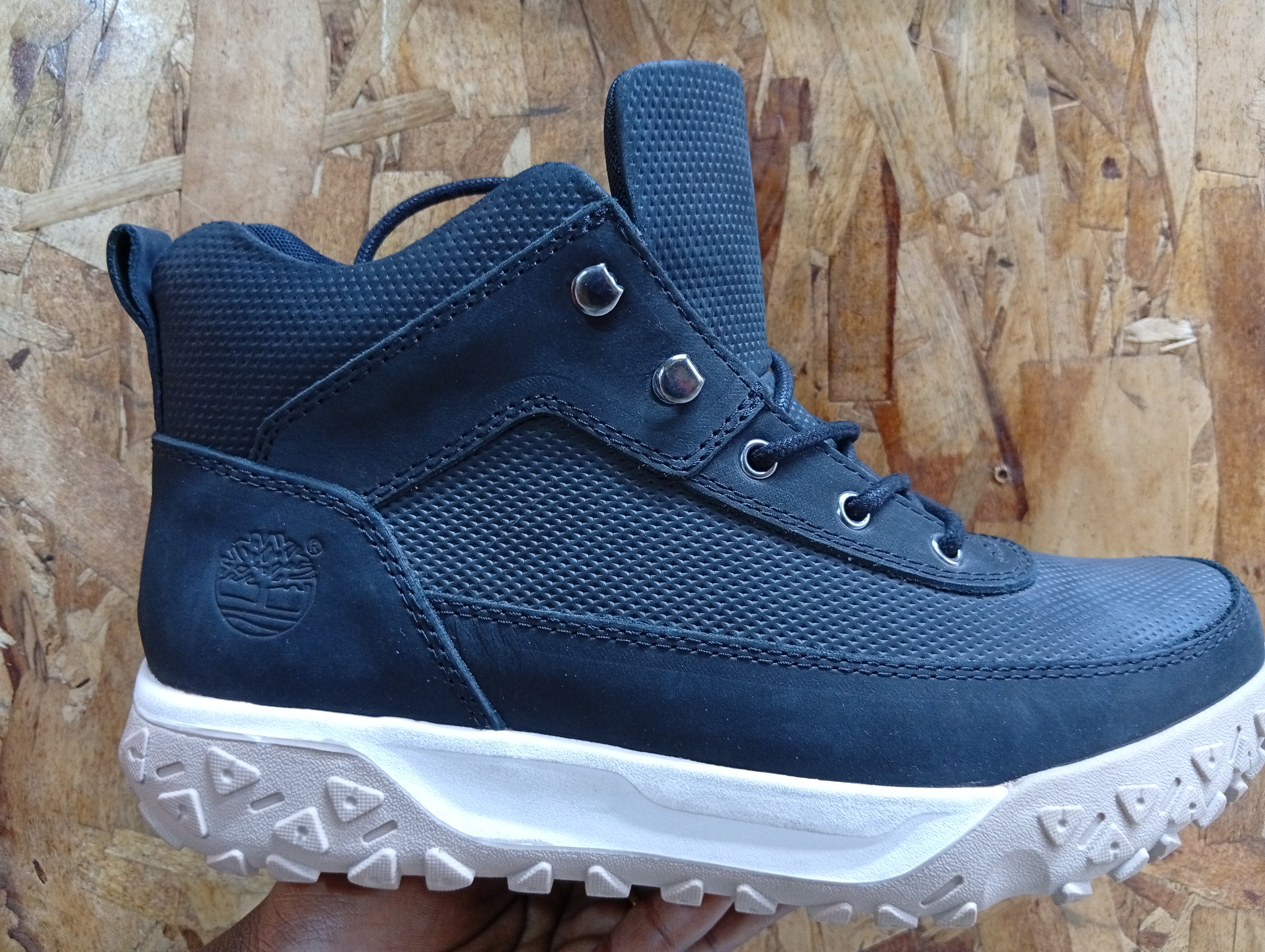 Men’s Rugged Mid-Top Outdoor Boots