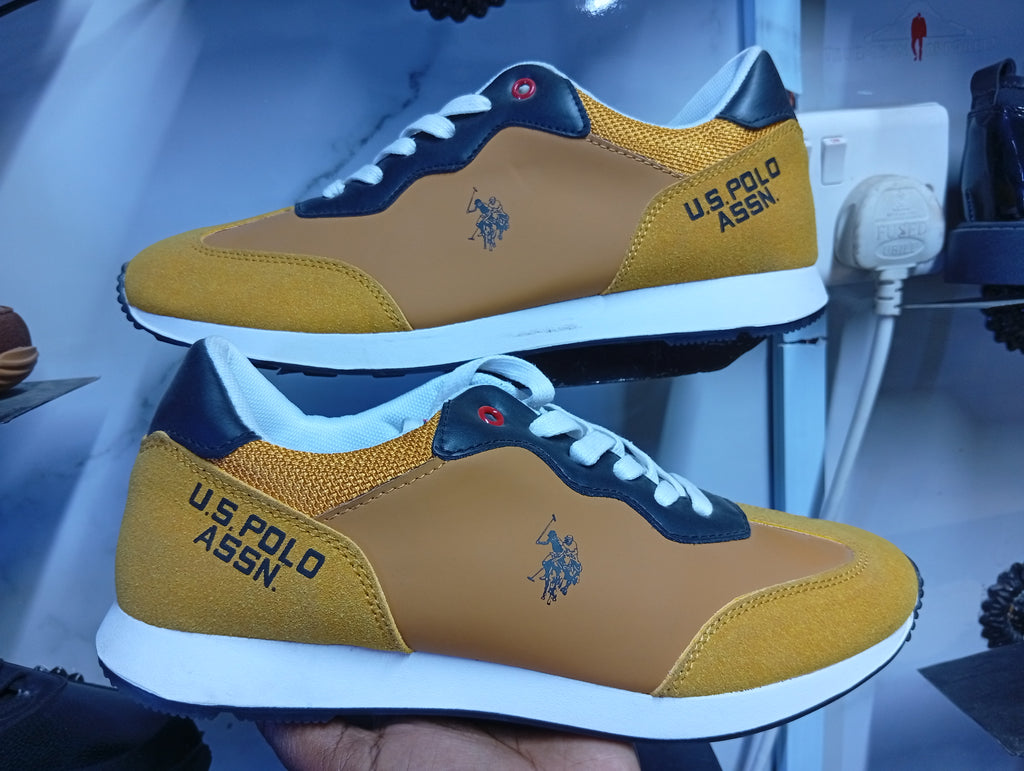 ✨U.P.N. Classic Rider Sneakers✨