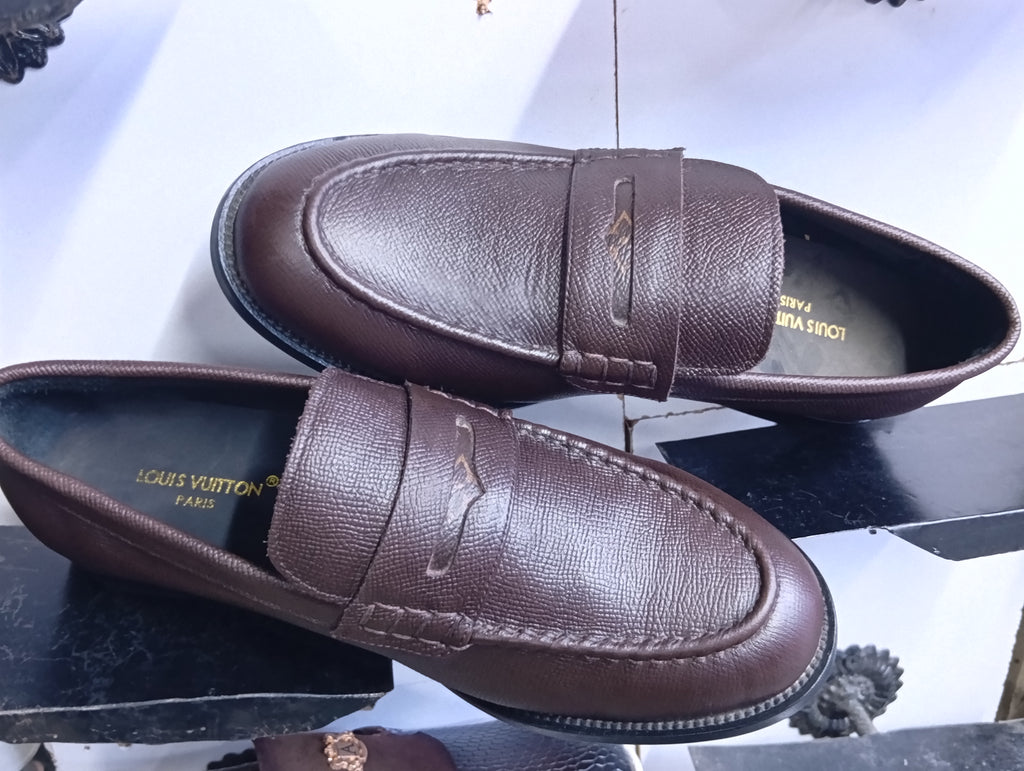 Lo_Vu Classic Brown Pebble-Leather Loafers – Premium Men’s Dress Slip-Ons