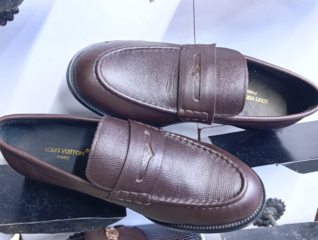 Lo_Vu Classic Brown Pebble-Leather Loafers – Premium Men’s Dress Slip-Ons