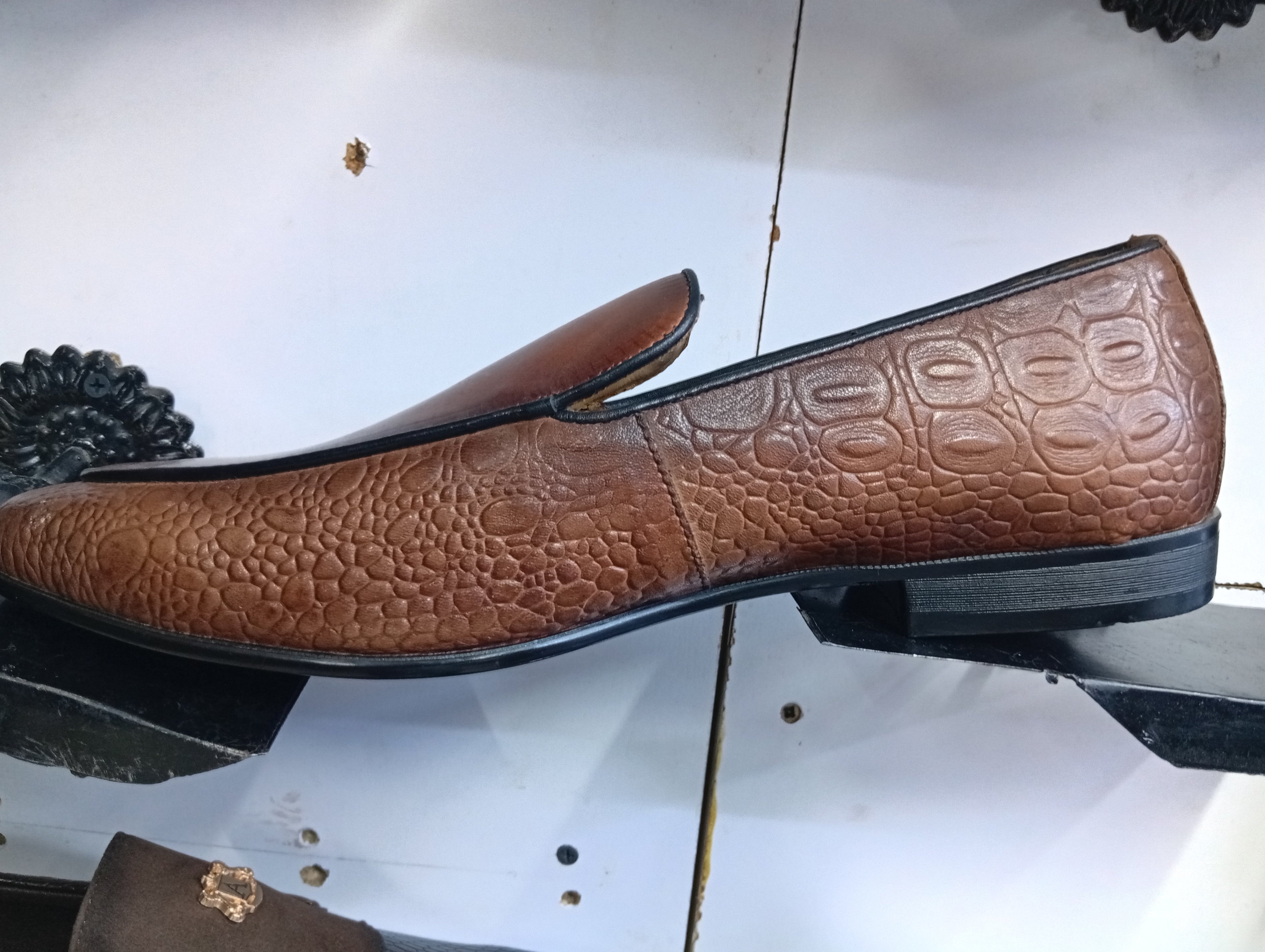 B_Crocodile-Embossed Luxury Loafers – Premium Italian-Inspired Elegance