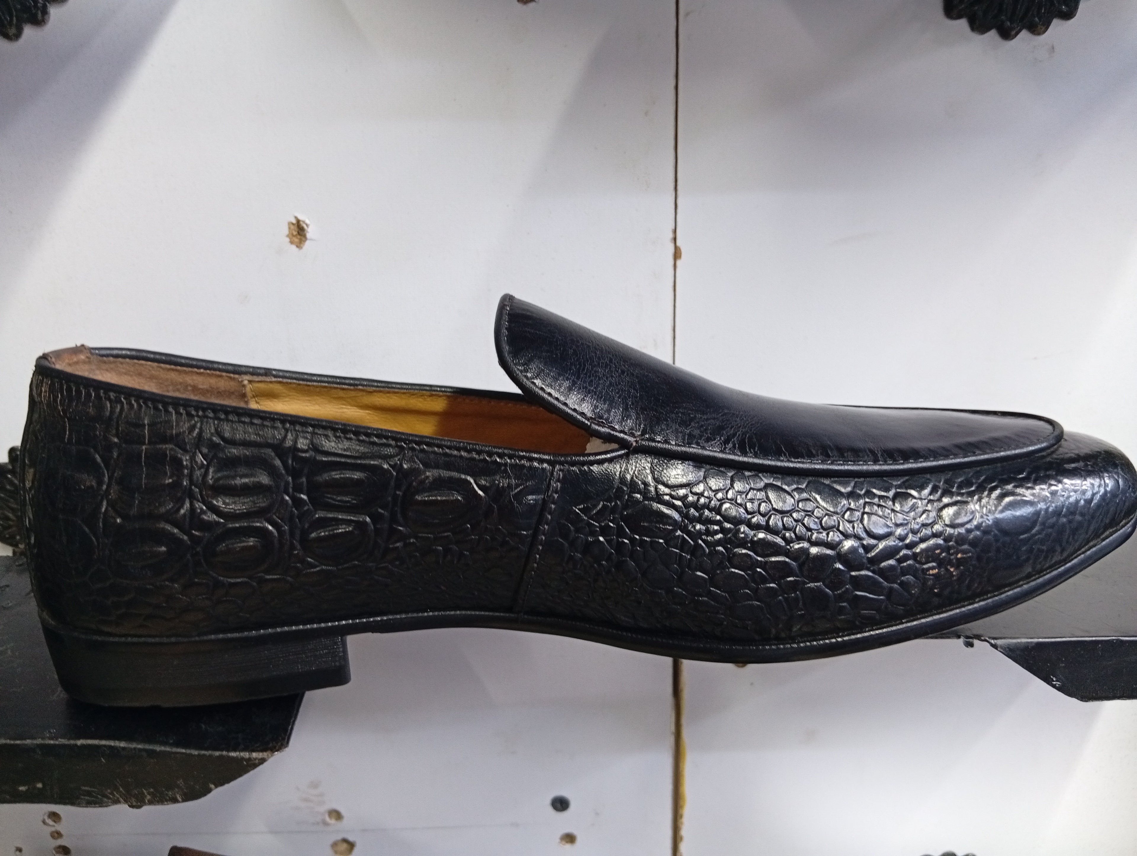 B_Crocodile-Embossed Luxury Loafers – Premium Italian-Inspired Elegance