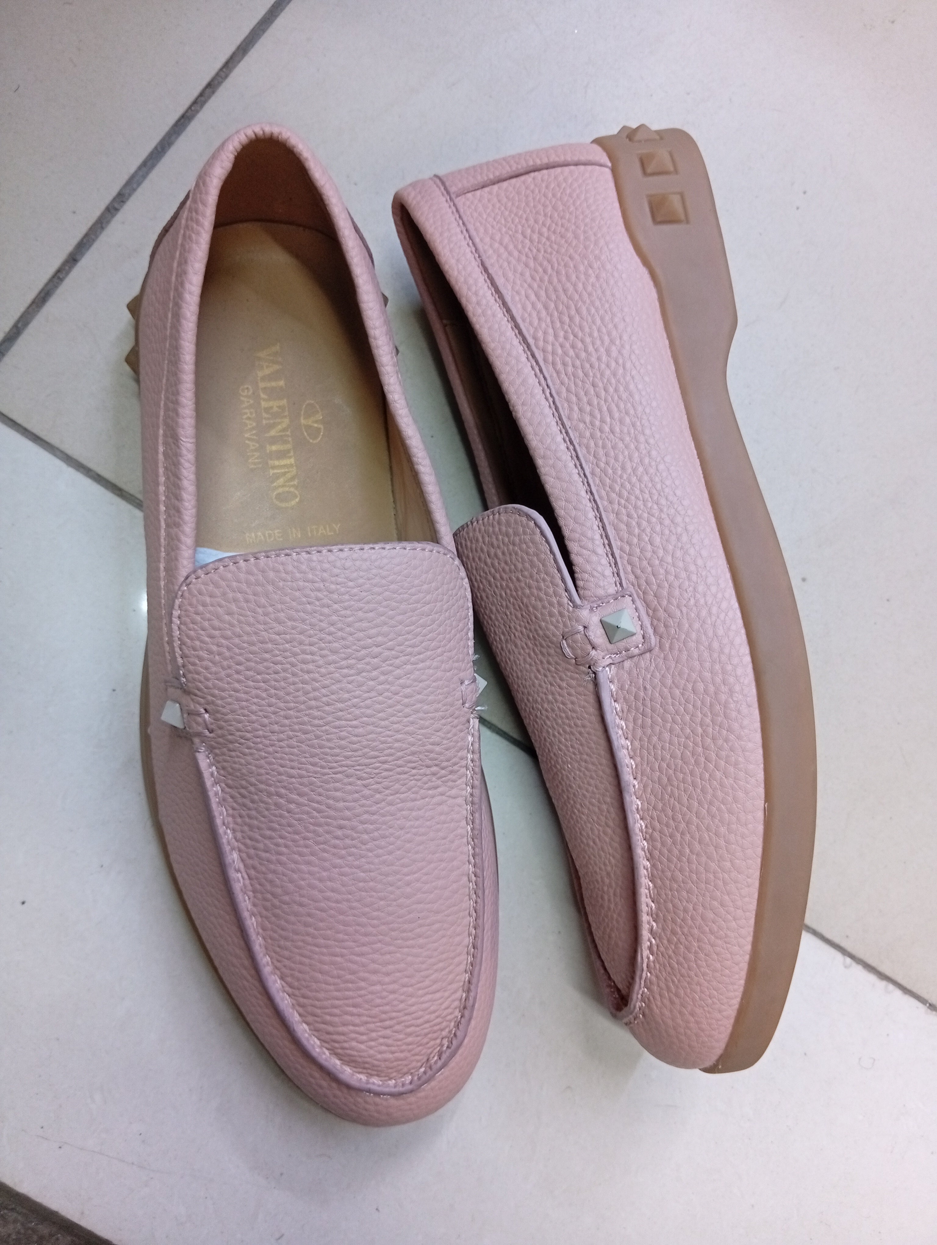 V G Pebbled Leather Loafers – Blush Pink