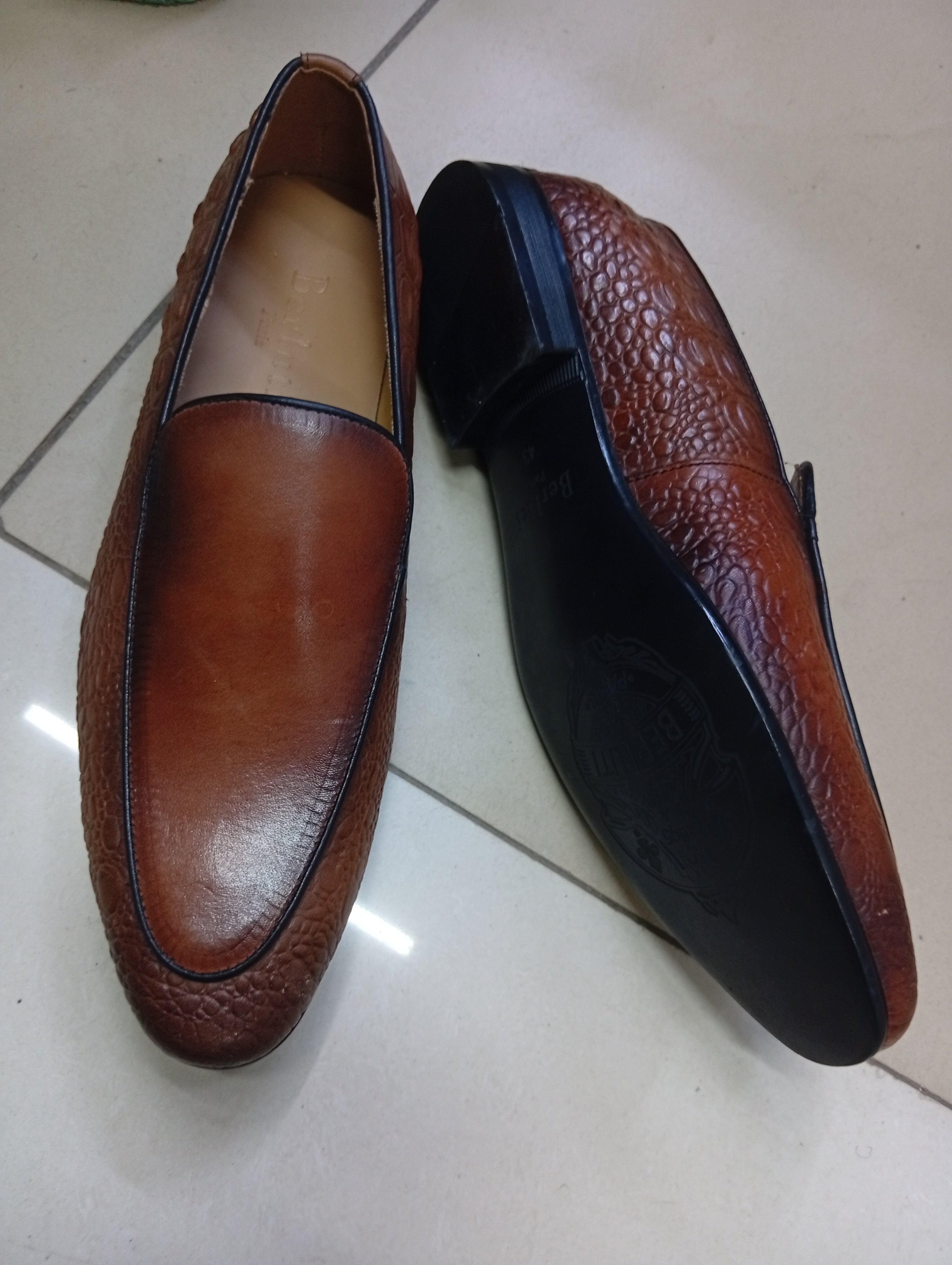 B_Crocodile-Embossed Luxury Loafers – Premium Italian-Inspired Elegance