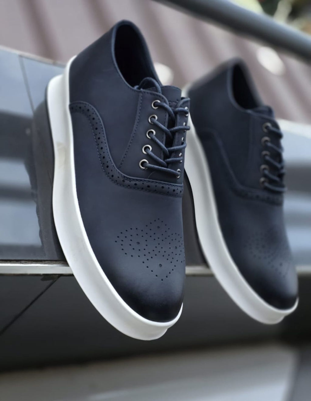 Men’s Smart Casual Perforated Sneakers
