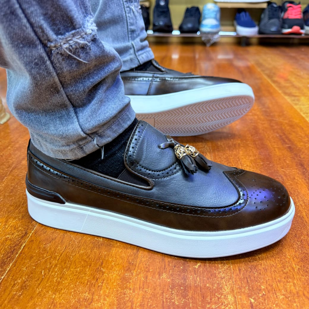 Men’s Luxury Tassel Loafers – Dual-Tone Leather Slip-Ons