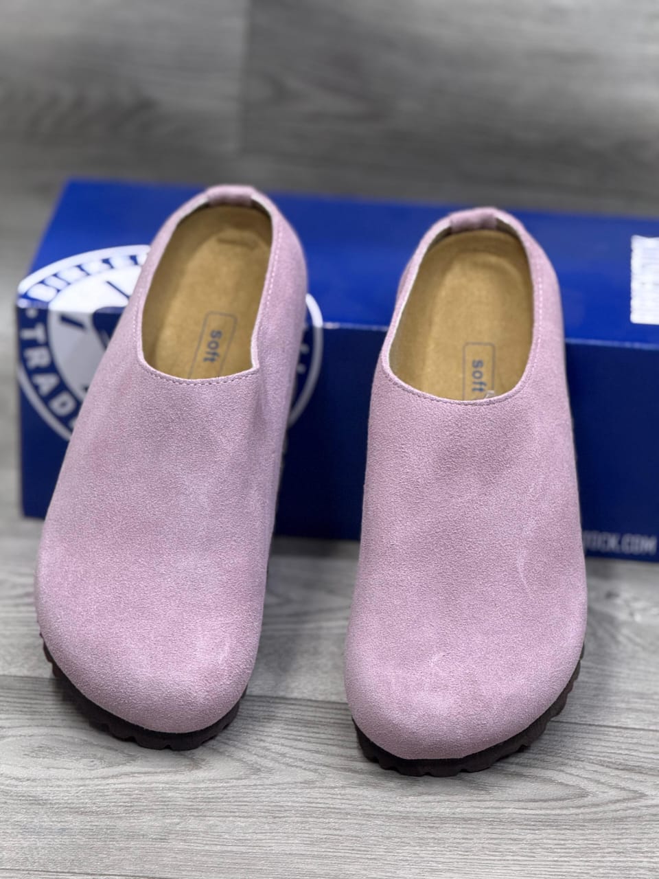 Classic Suede Comfort Clogs – Slip-On Cushioned Mules in Deep Brown