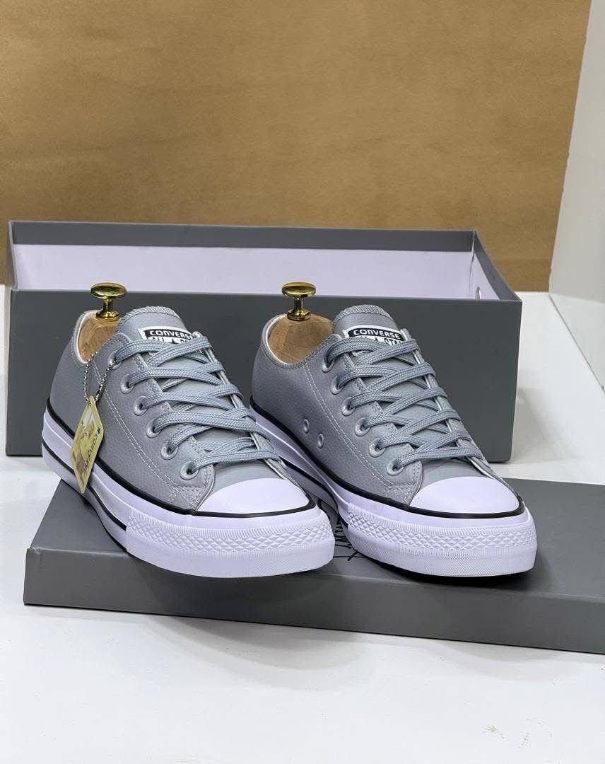 Leather Converse - Low-Top Sneakers
