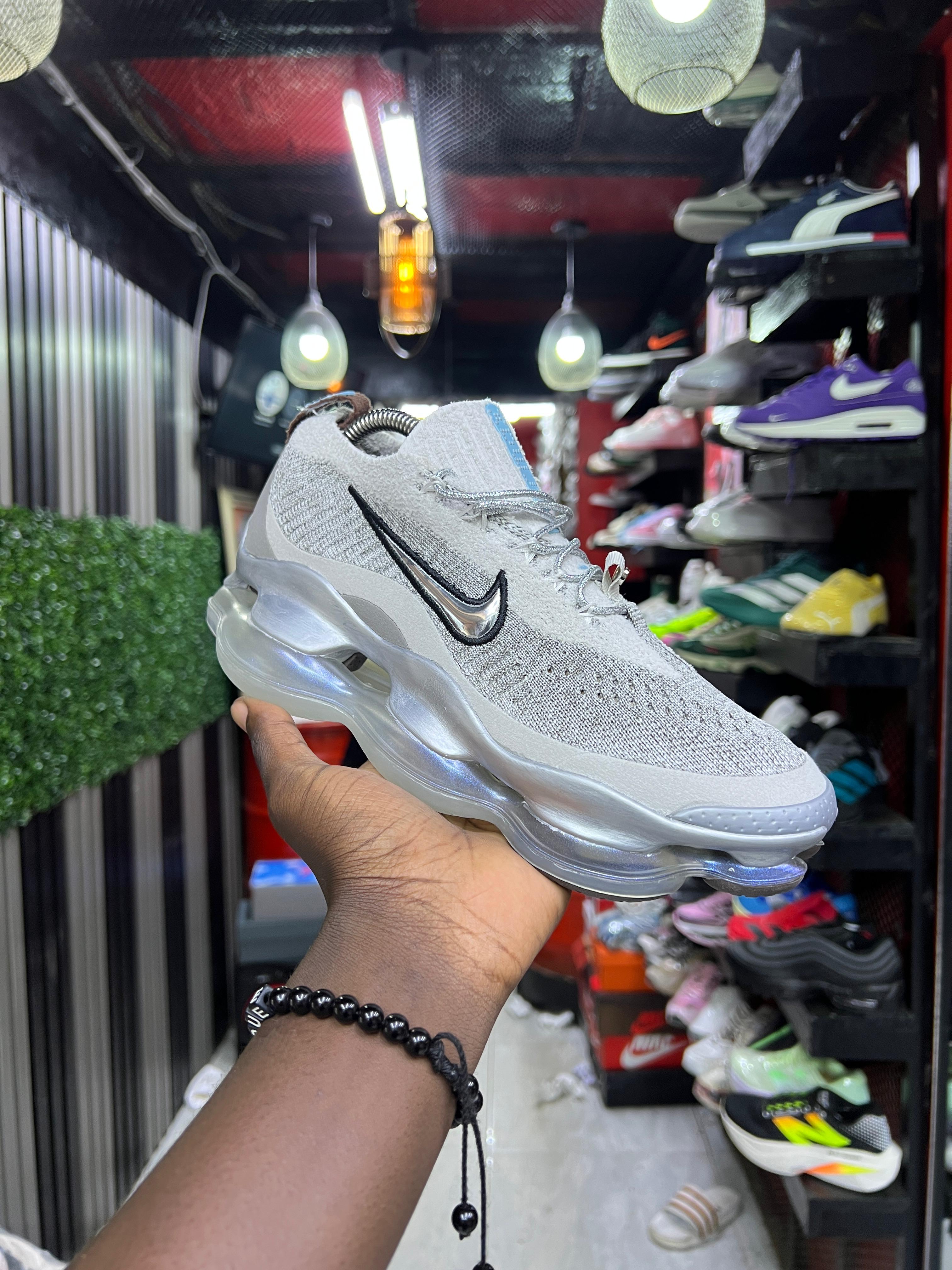 Nike Air Max Scorpion Flyknit Sneakers – Cushioned Performance Running Shoes