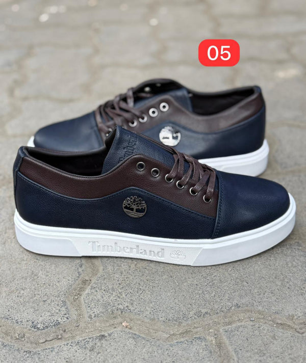 Low-Top Casual Sneakers – Minimal Lace-Up Everyday Shoes