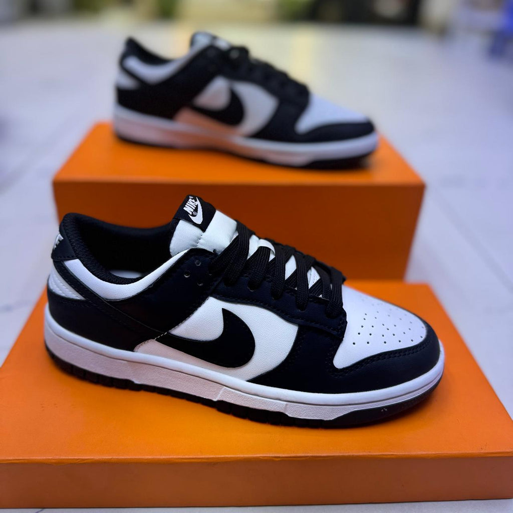 Low-Top Sneakers – Classic Street Style Trainers