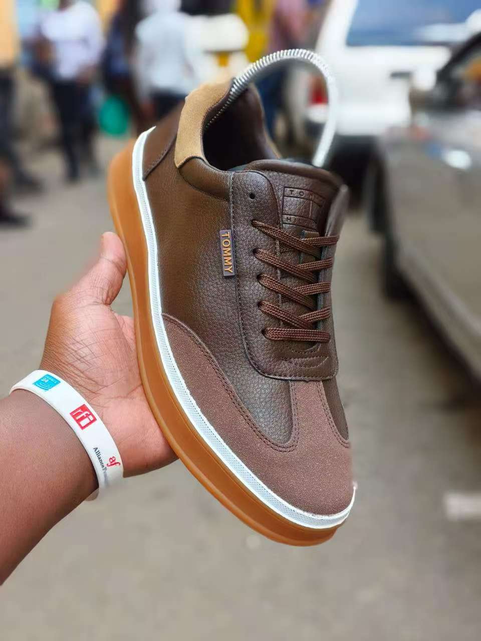 Men’s Casual Leather Sneakers with Gum Sole | Everyday Comfort Lace-Up Shoes