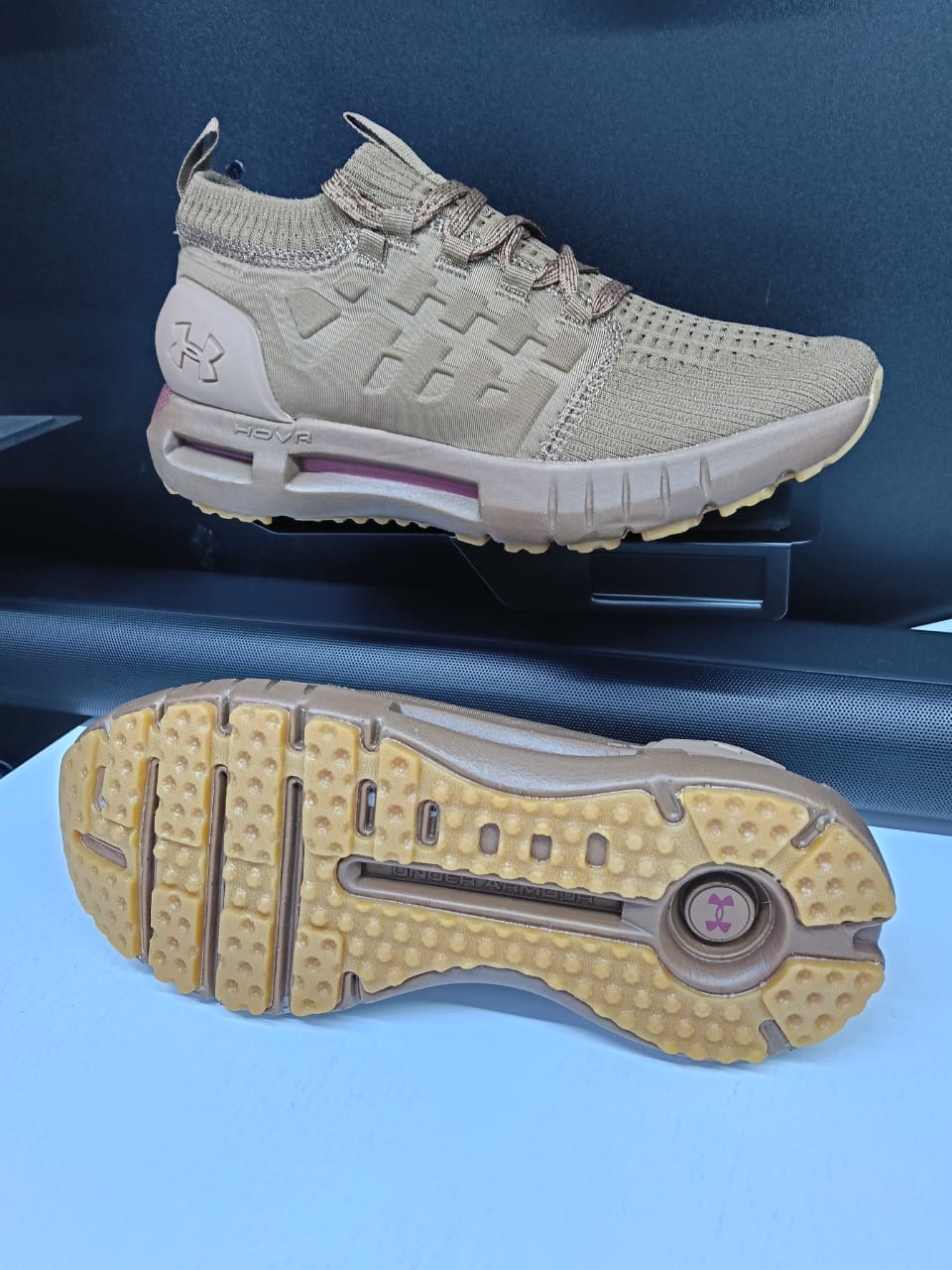 HoverFlex Knit Trainers – Adaptive Cushion Performance Sneakers