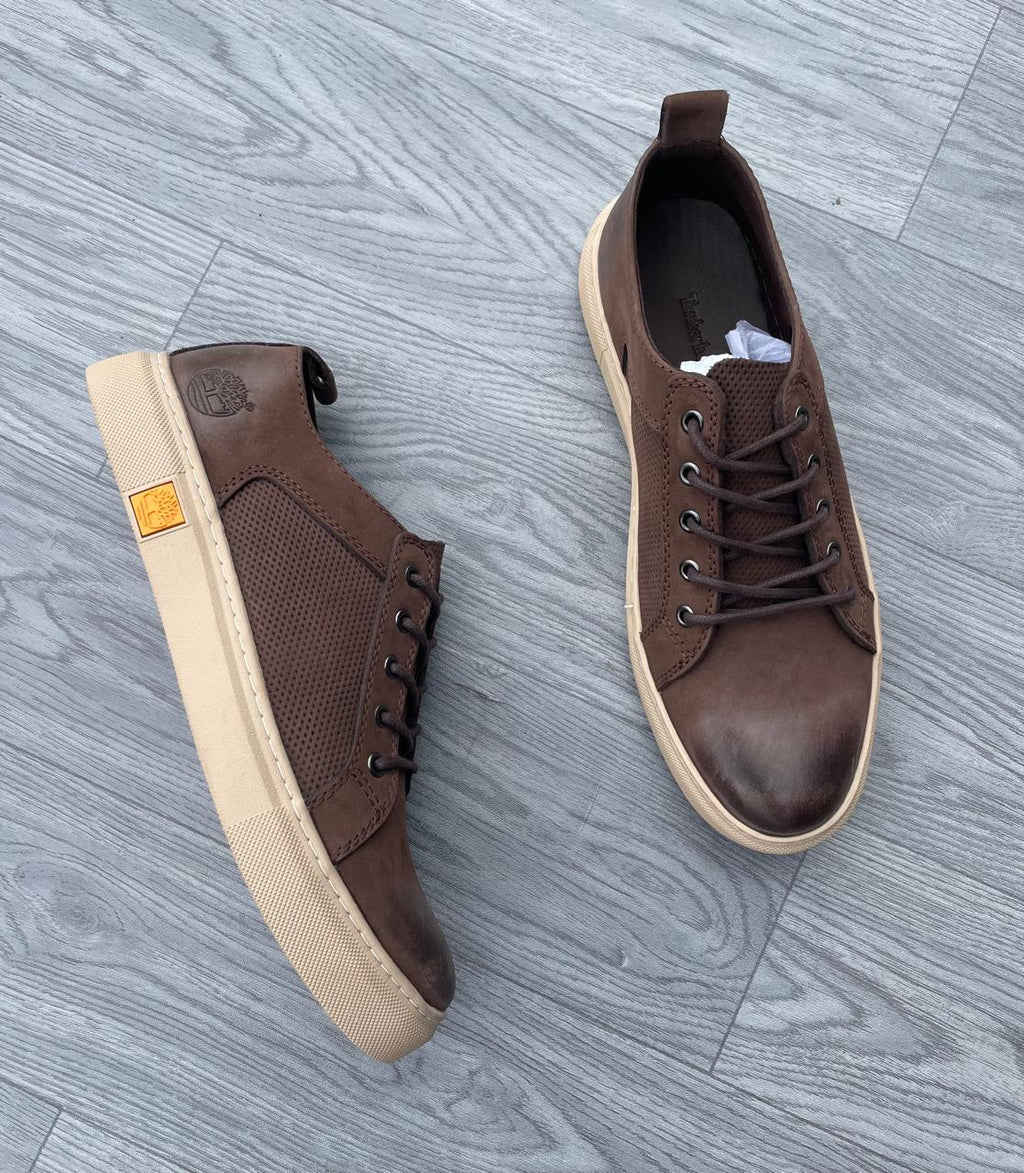 low cut Urban Classic— versatile casual sneakers