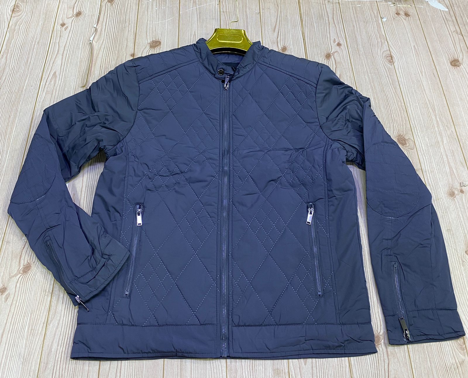 Men’s Quilted Puffer Jacket – Diamond Stitch Winter Wear