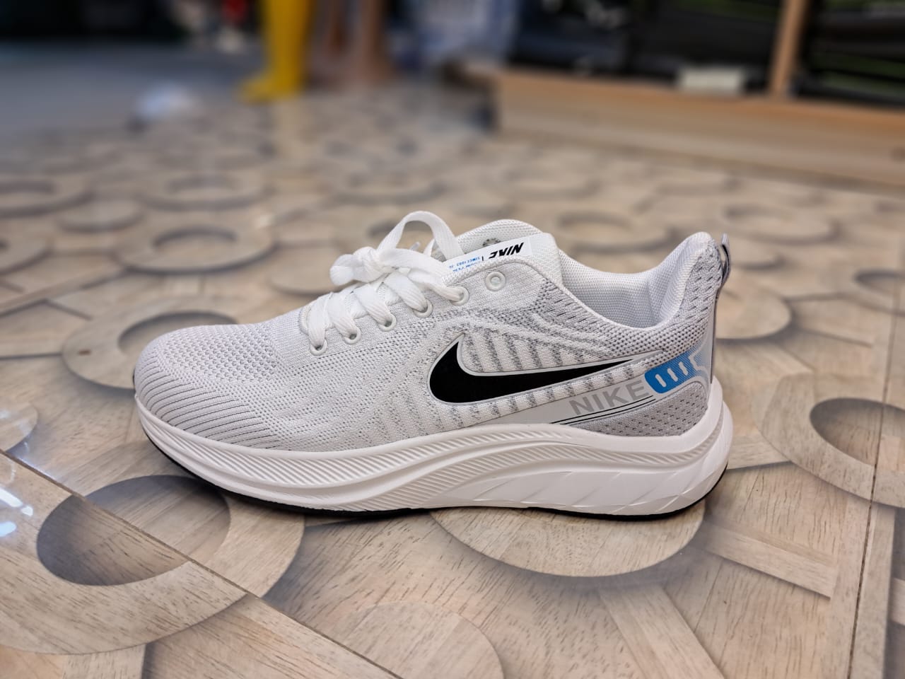 Lightweight Jogger Sneakers – Breathable Knit Sports & Casual Shoes