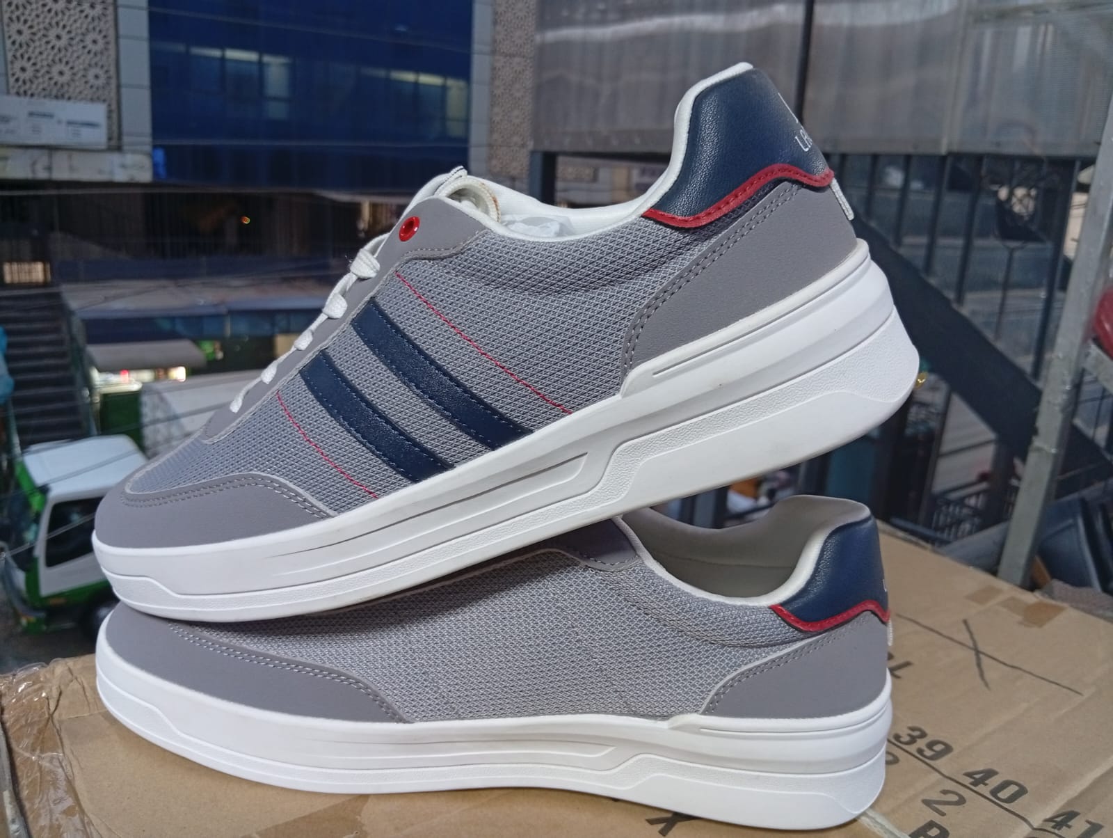 Lag Men’s Casual Sneakers – Breathable Mesh Low-Top Shoes with Cushioned Sole