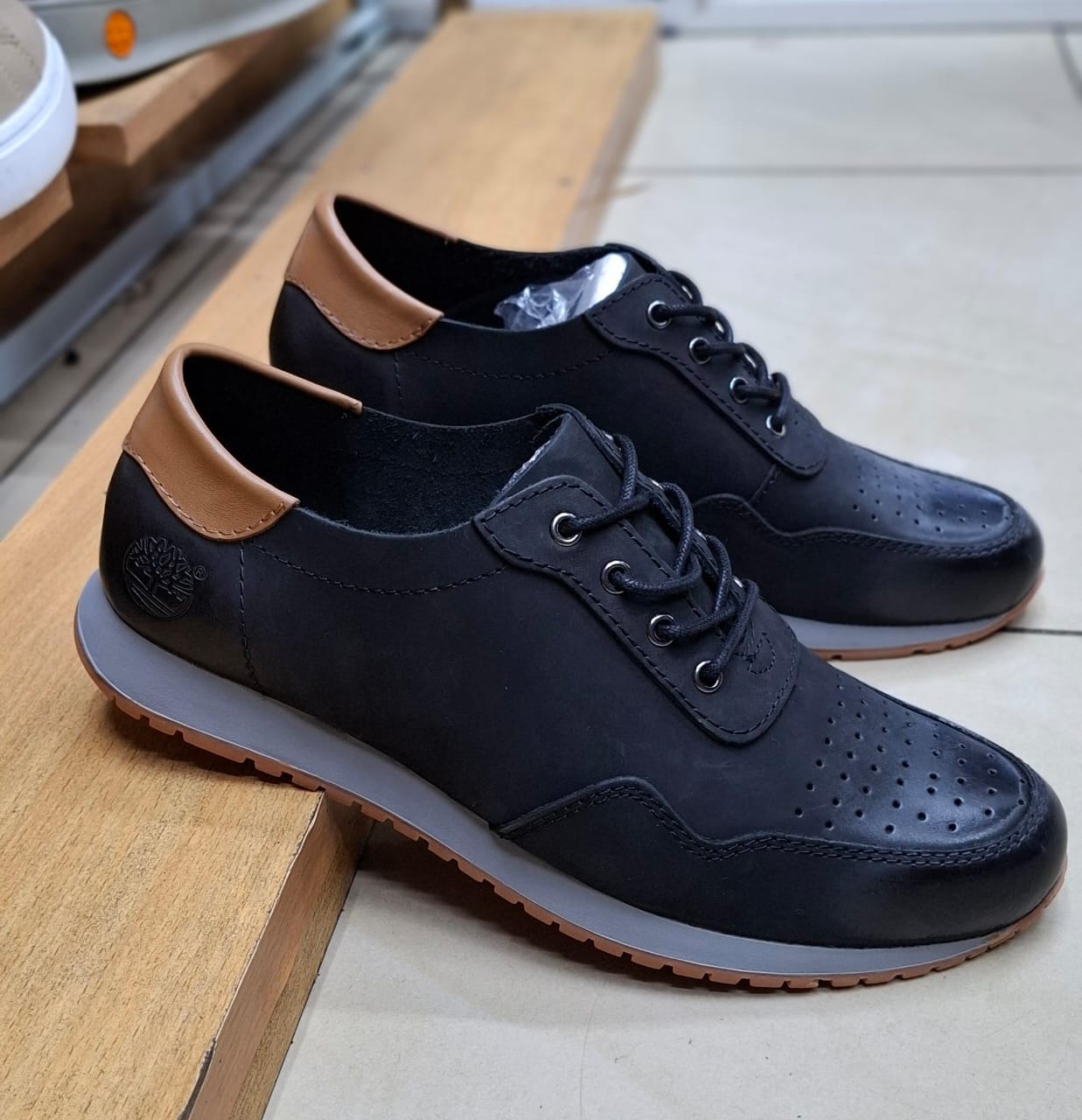 Men’s Lace-Up Casual Leather Shoes