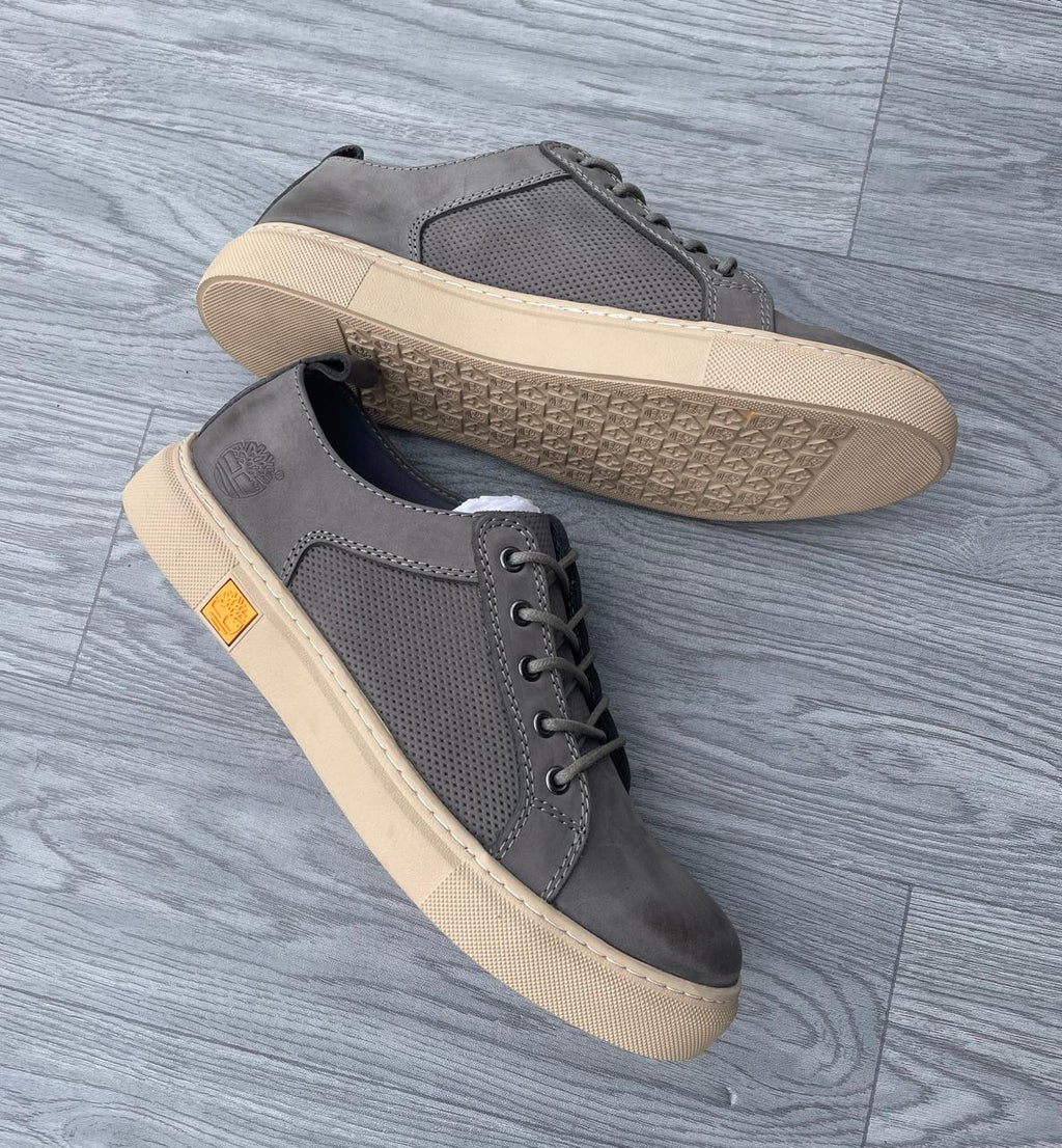 low cut Urban Classic— versatile casual sneakers