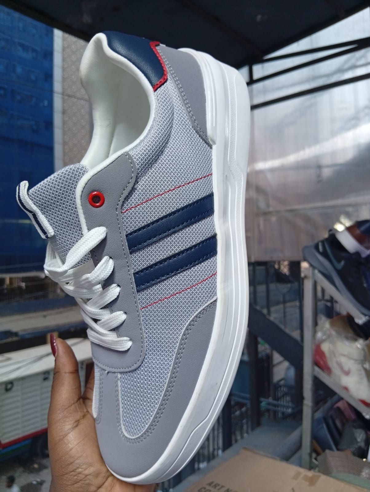 Lag Men’s Casual Sneakers – Breathable Mesh Low-Top Shoes with Cushioned Sole