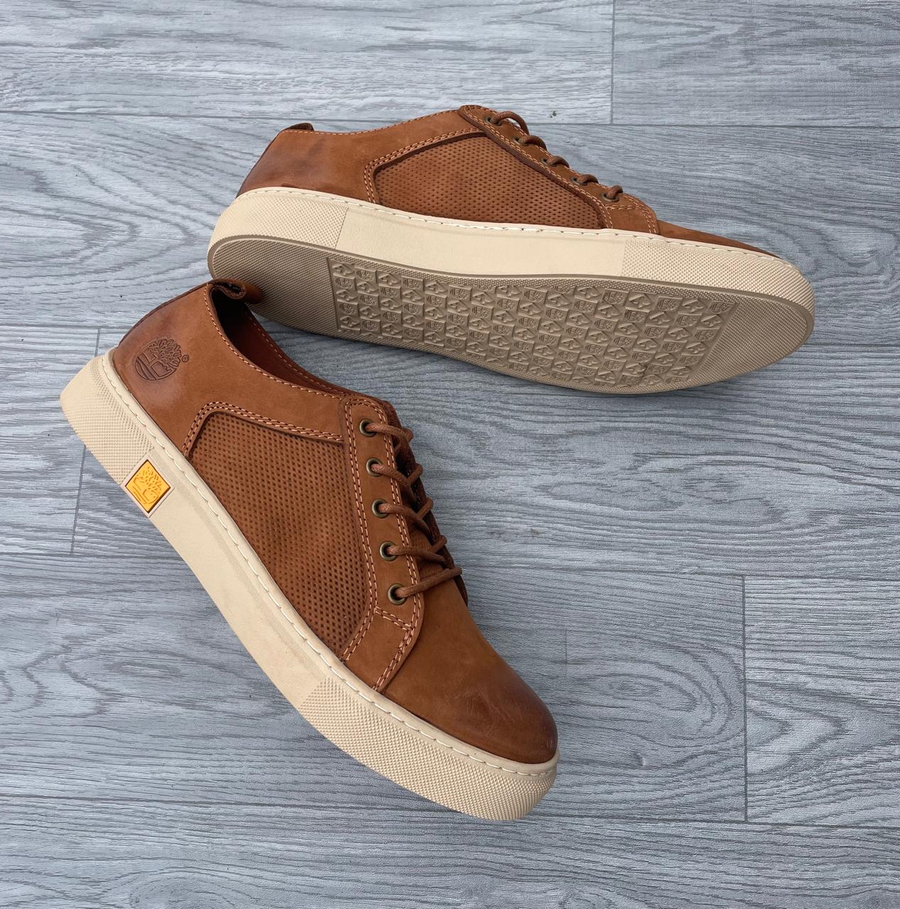 low cut Urban Classic— versatile casual sneakers