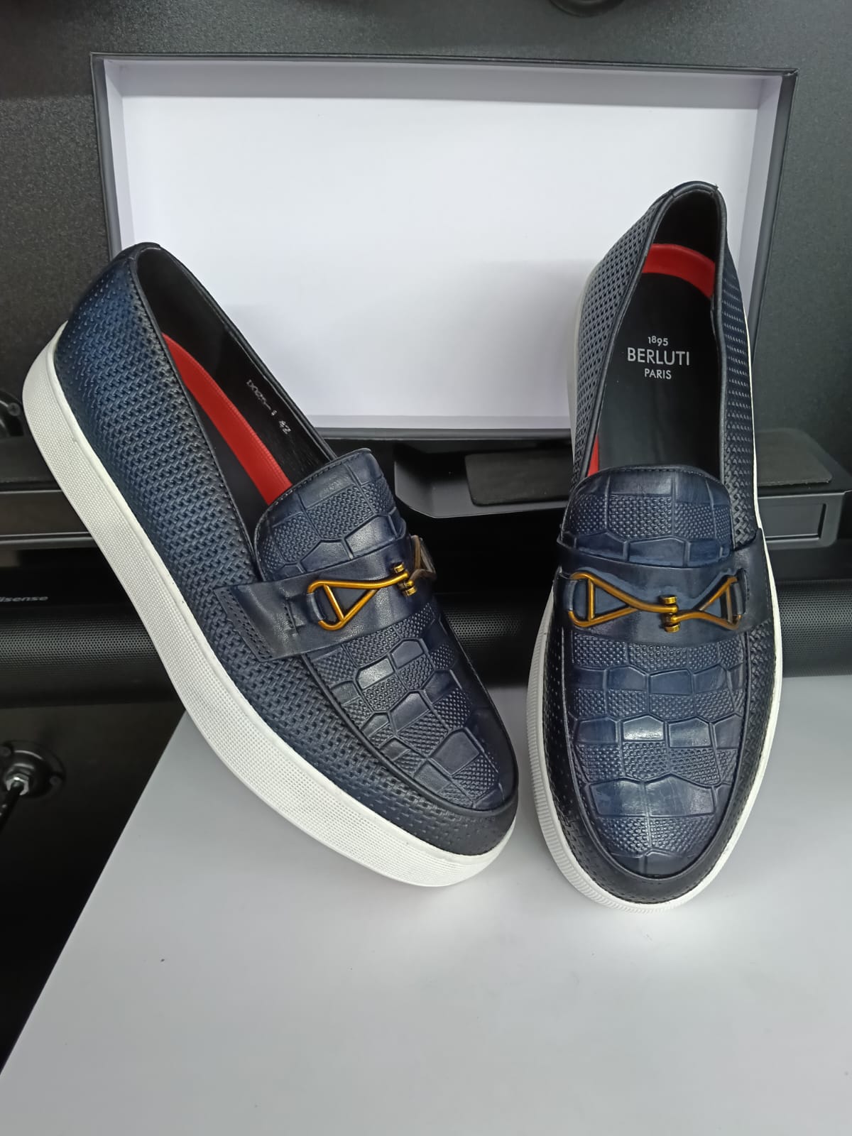 Men’s Luxury Textured Slip-On Loafers